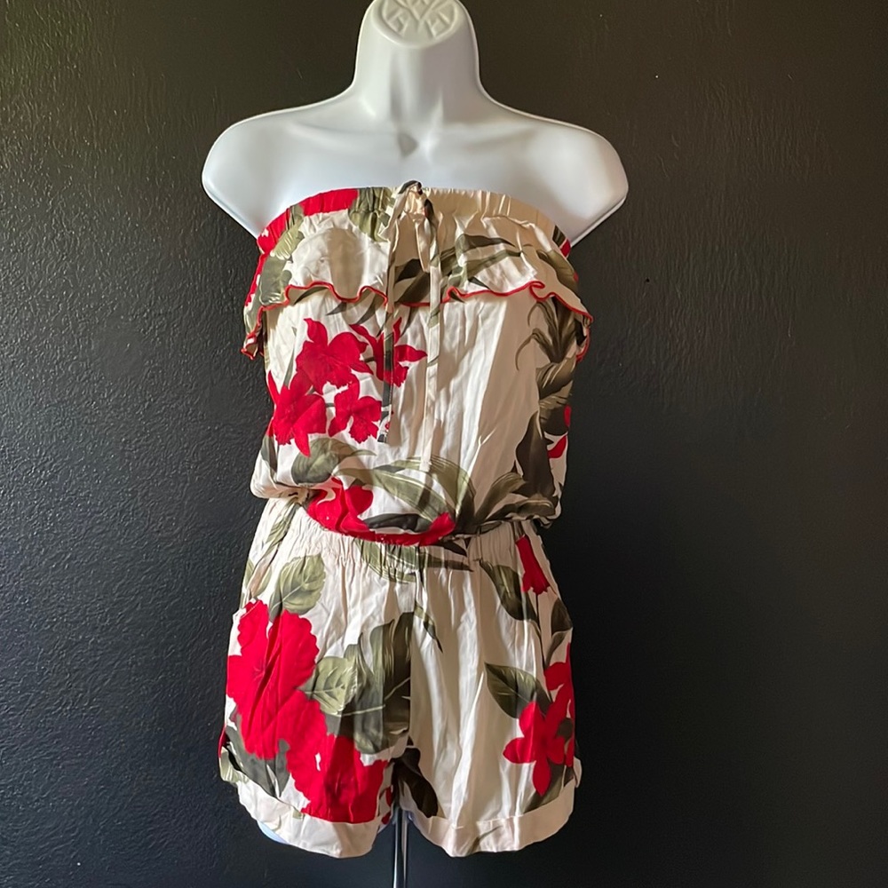 Hawaiian print romper with pockets